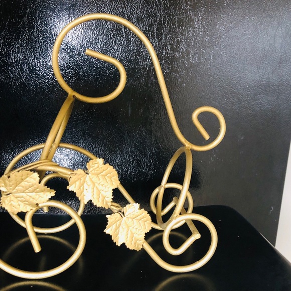 Elegant Metal Gold Wine Bottle Storage Rack - Picture 4 of 4